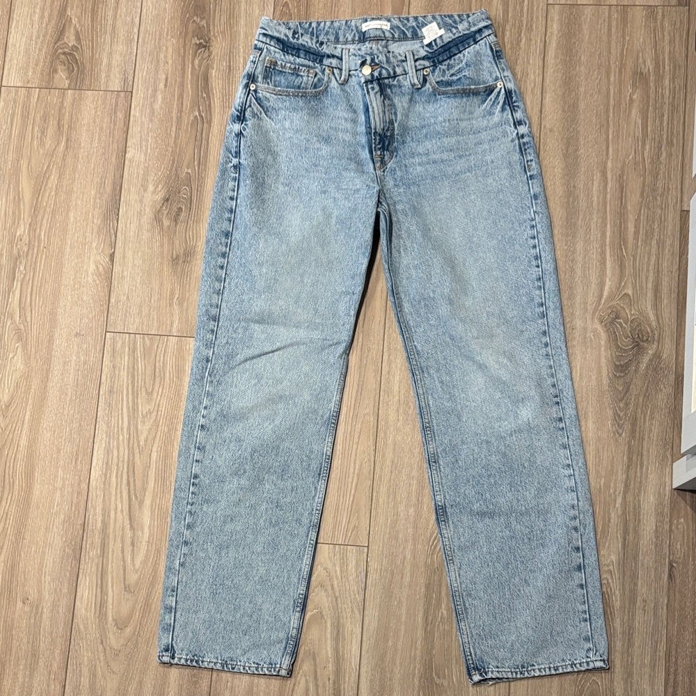 Good American Light Wash Denim Jeans